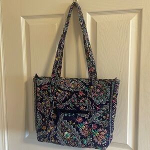 EUC Woman’s Vera Bradley Zippered Closure Double Handled Black Multi Colored Bag